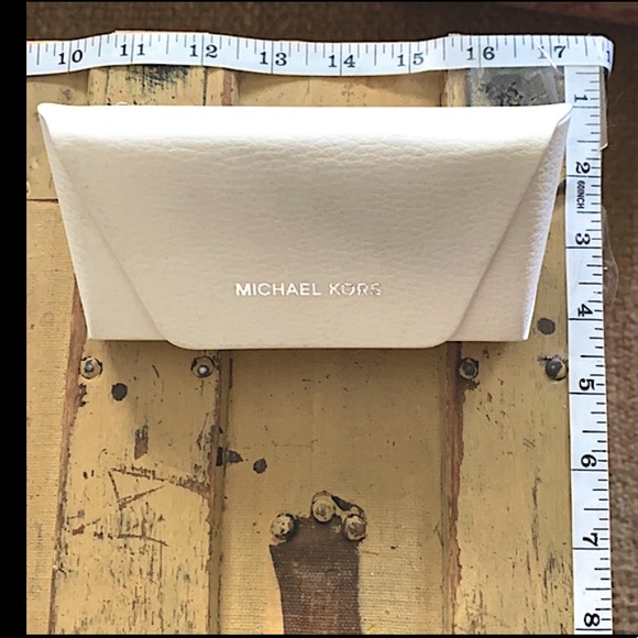 🕶 MICHAEL KORS IVORY LEATHER SUNGLASSES HARD CASE - Picture 3 of 6